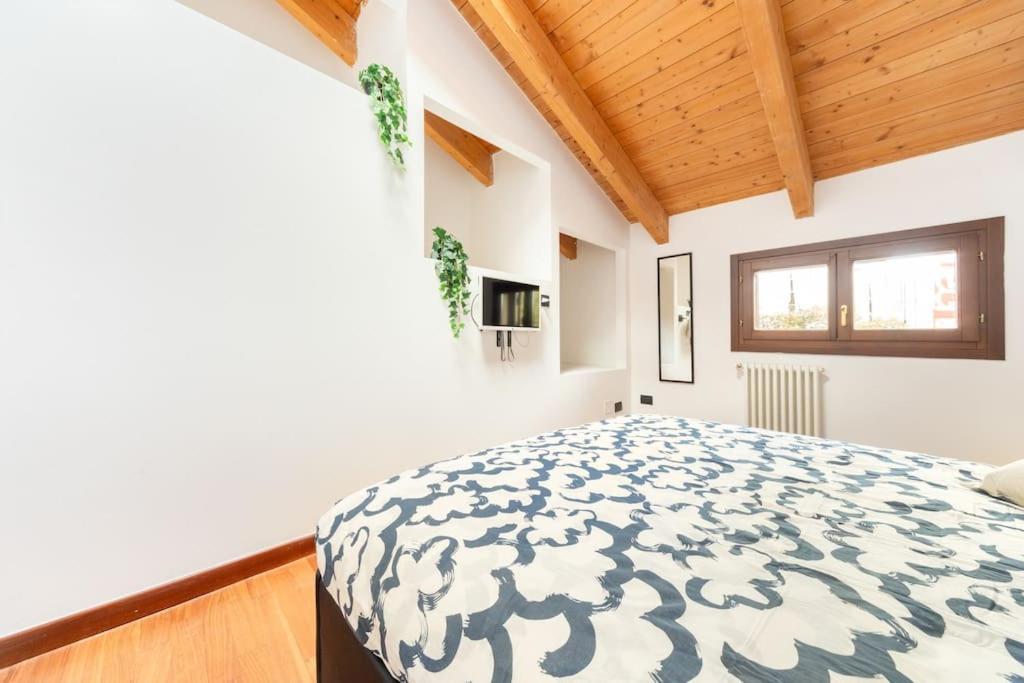 Appartamento Unico A Bologna Con 3 Camere E Parcheggio Gratuito Ngoại thất bức ảnh